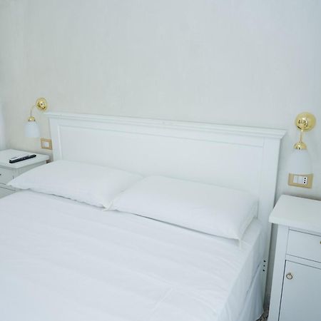 La Casa In Centro Hotel Салерно Екстериор снимка