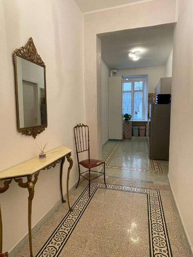 La Casa In Centro Hotel Салерно Екстериор снимка