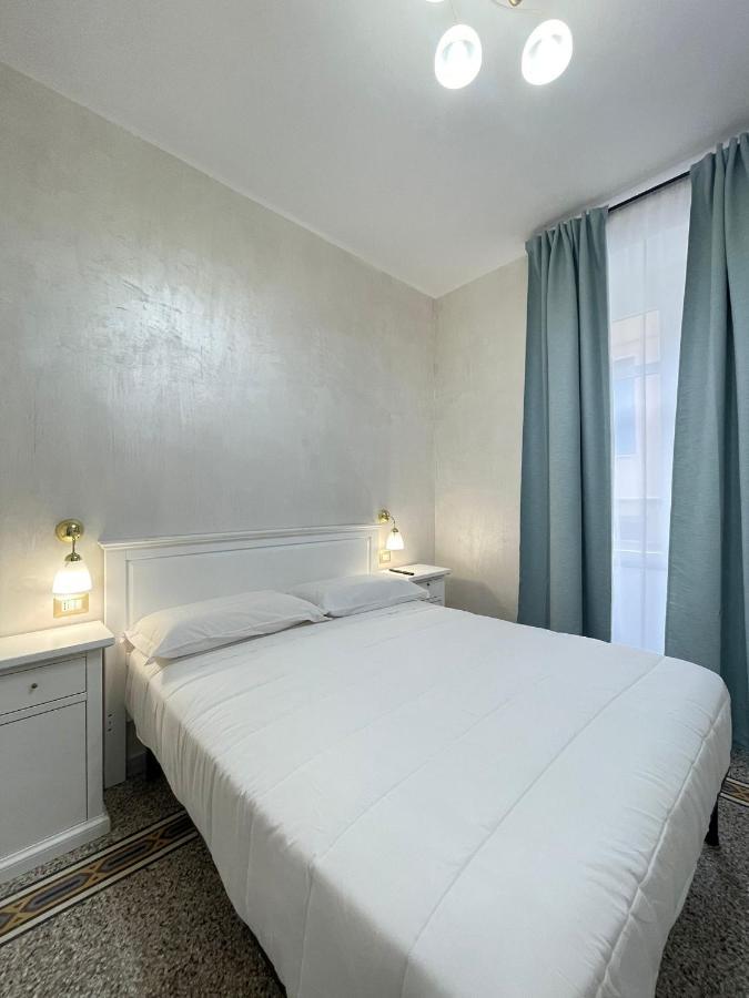 La Casa In Centro Hotel Салерно Екстериор снимка