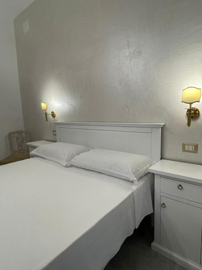 La Casa In Centro Hotel Салерно Екстериор снимка