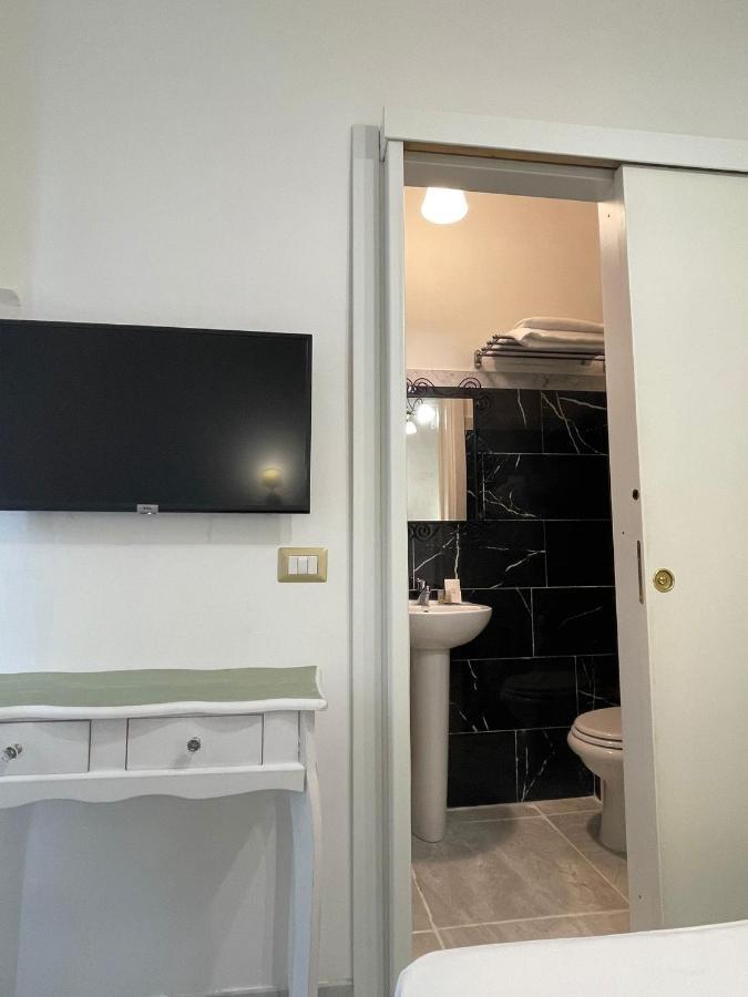 La Casa In Centro Hotel Салерно Екстериор снимка