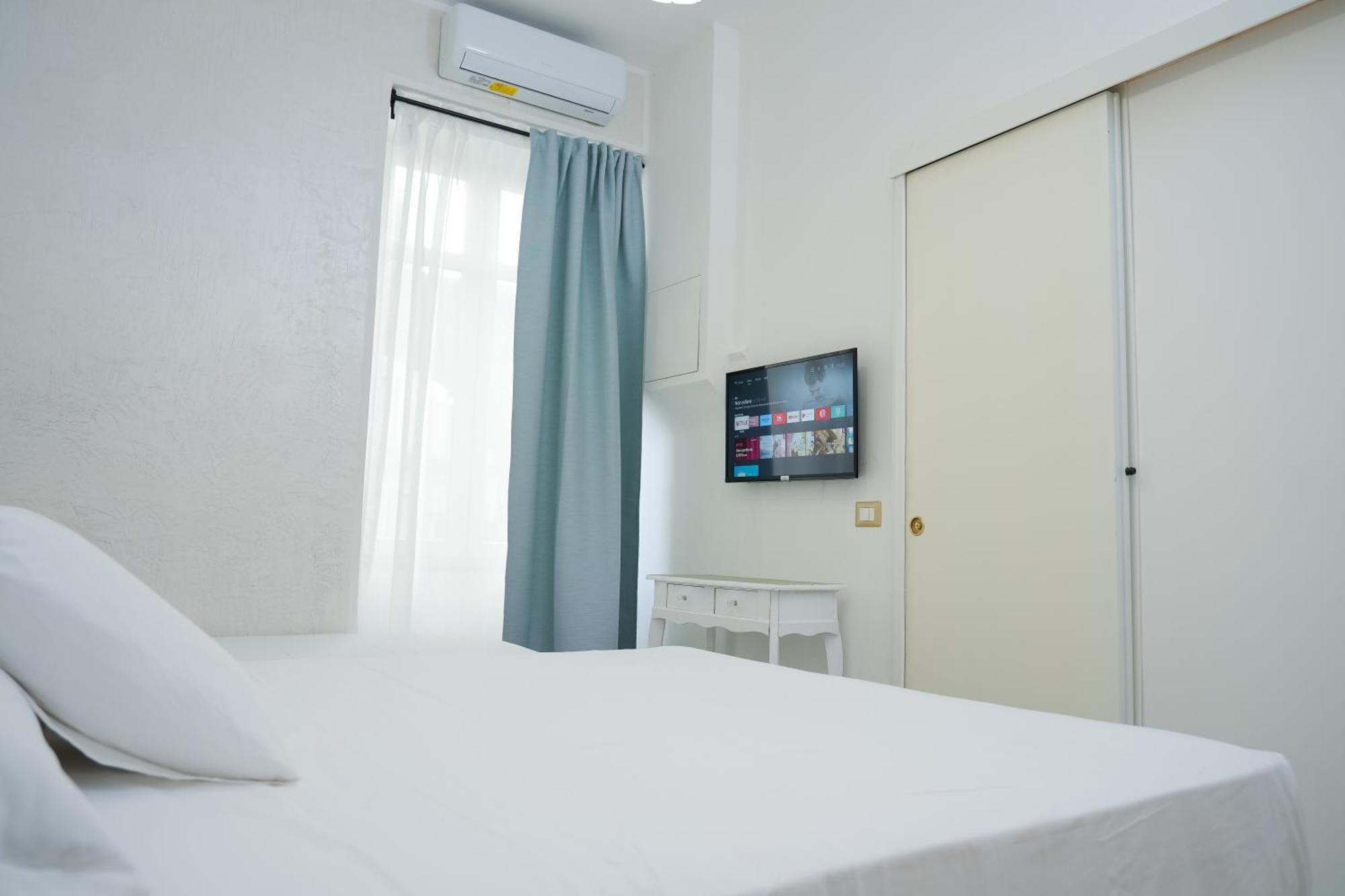 La Casa In Centro Hotel Салерно Екстериор снимка