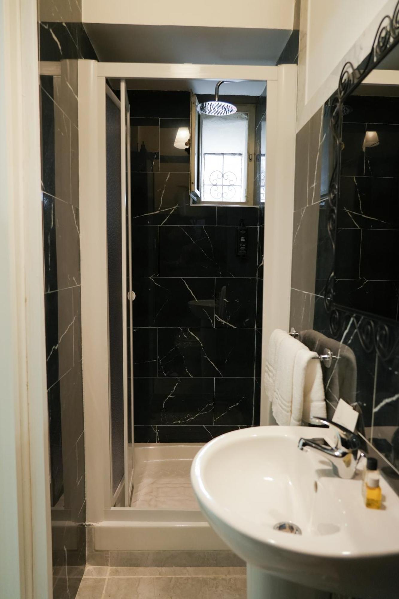 La Casa In Centro Hotel Салерно Екстериор снимка