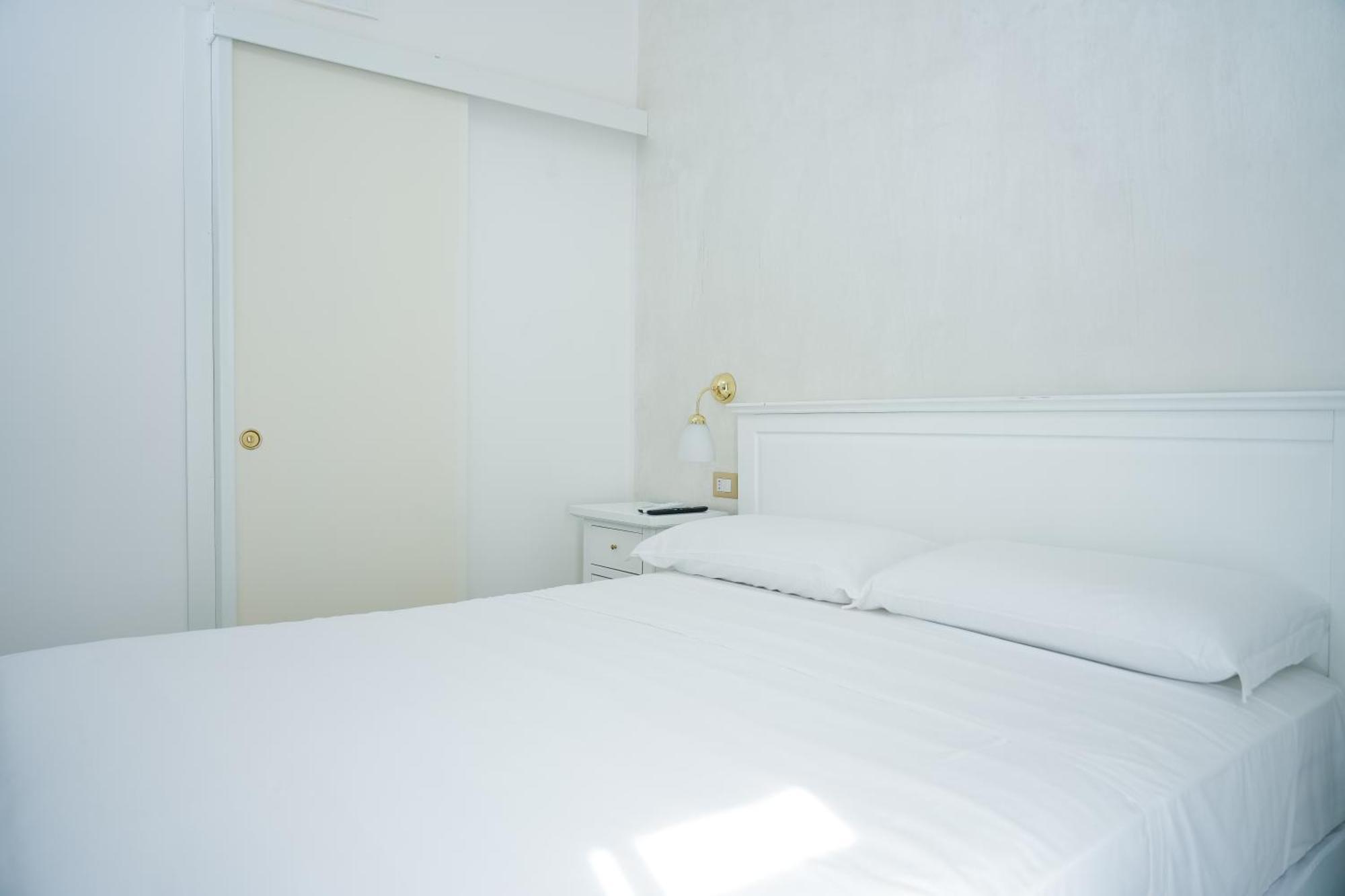 La Casa In Centro Hotel Салерно Екстериор снимка